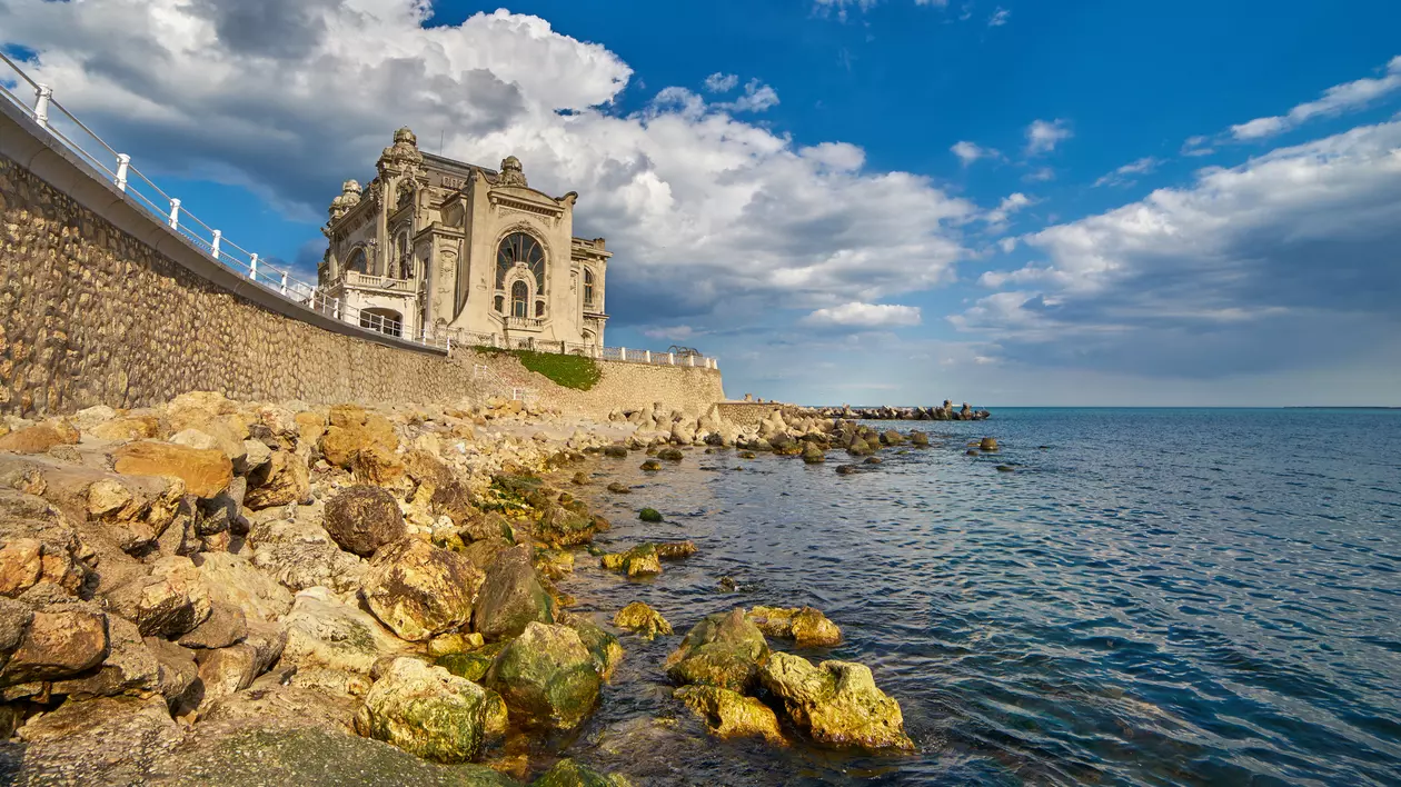 litoralul-romanesc-din-ce-plaje-si-localitati-este-alcatuit--obiective-turistice-pe-litoralul-romanesc